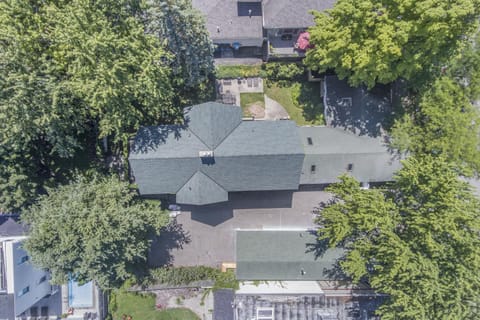 Ivy Manor Nature lodge in Saugatuck