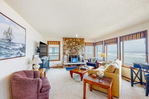 Friend-Ship House in Rockaway Beach