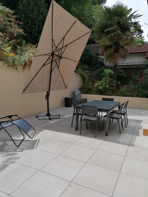 Patio, BBQ facilities, Balcony/Terrace