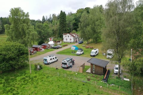 Sauna, Guests
