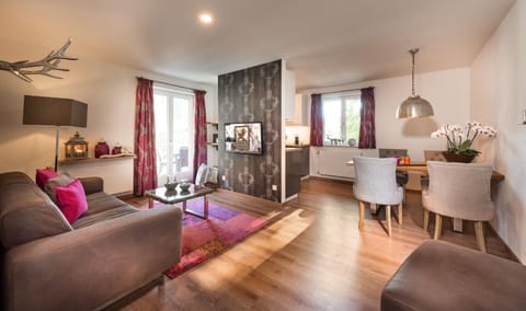 Kitchen or kitchenette, Living room, Dining area