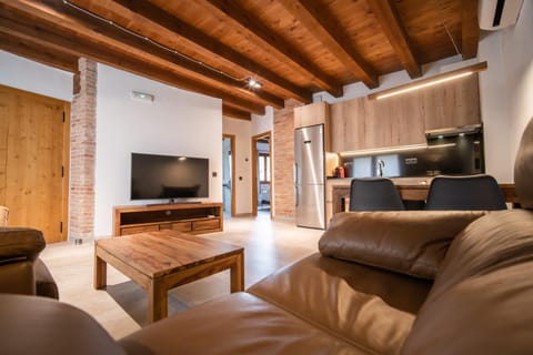 Communal lounge/ TV room, Kitchen or kitchenette