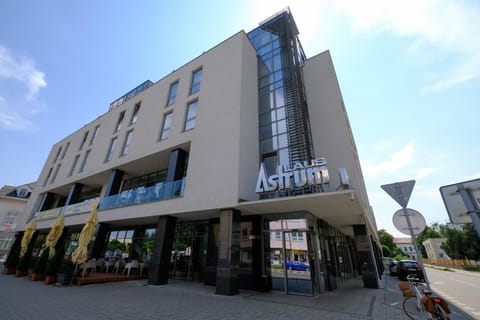 Property building, Facade/entrance