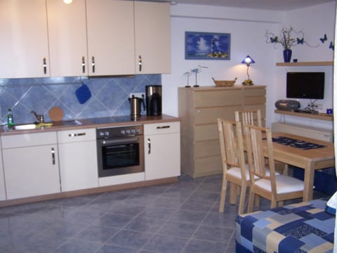 Kitchen or kitchenette, Living room