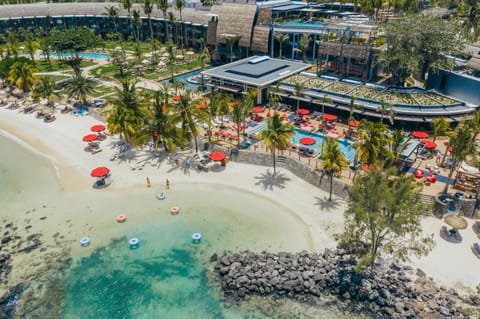 Day, Bird's eye view, Beach, Pool view, Sea view, Swimming pool, sunbed