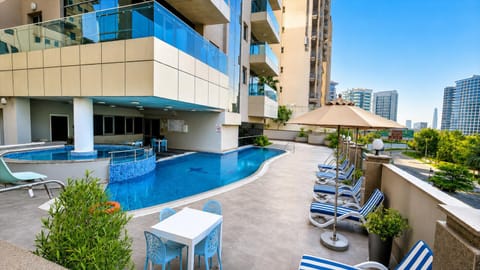 Property building, Day, Pool view, Swimming pool