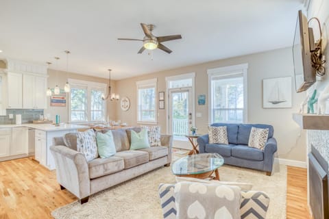 Dune With A View House in Lincoln City