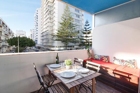 Property building, Balcony/Terrace, Living room