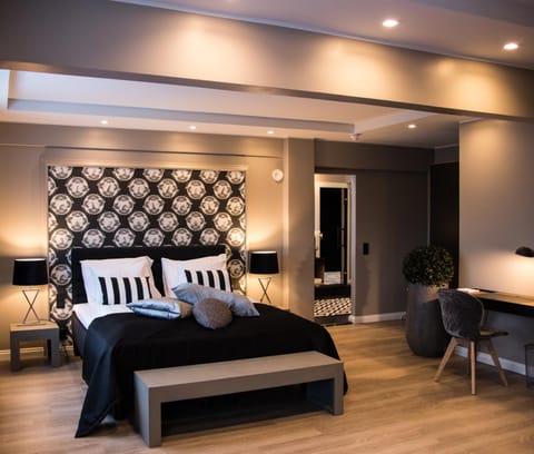 Bed, Photo of the whole room