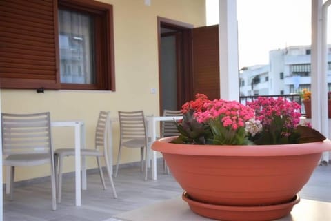 Property building, Balcony/Terrace, Sea view