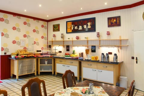 Restaurant/places to eat, Food and drinks