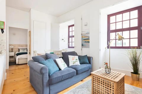 Bed, Living room, Dining area, Bedroom