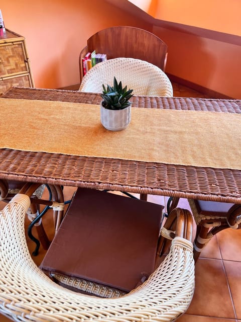 Giustina - appartamento spazioso e tranquillo - parcheggio privato per BICI e auto - su richiesta ammessi animali Apartment in Lazio