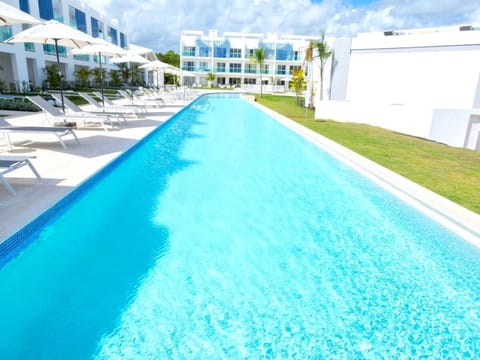 Pool view, Swimming pool, Swimming pool
