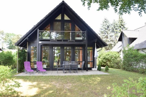 Property building, BBQ facilities, Garden, Balcony/Terrace, Seating area, Garden view, Location, sunbed