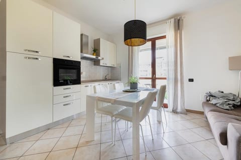 Kitchen or kitchenette, Dining area, kitchen