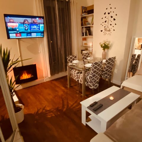 Paris parc Buttes-Chaumont Apartment in Paris