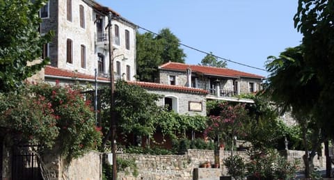 Facade/entrance, Off site, Day, Summer, Balcony/Terrace
