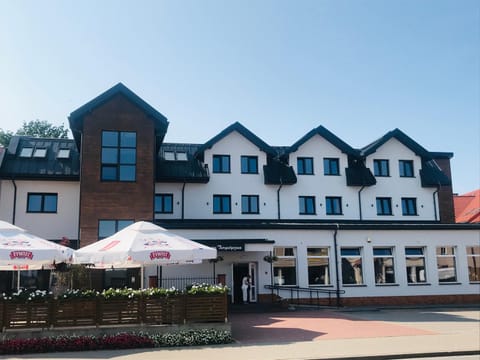 Property building, Restaurant/places to eat