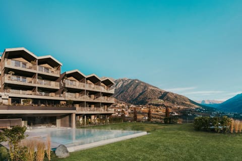 Hot Tub, Mountain view, Pool view, Swimming pool