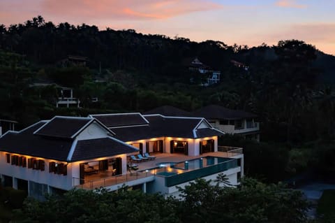 Property building, Natural landscape, Mountain view, Pool view, Swimming pool