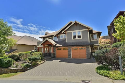 Nature's Gate Executive Estate by EMR Vacation Rentals House in Langford