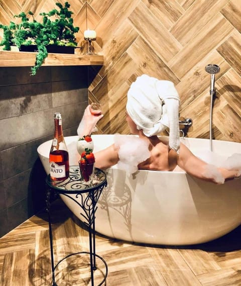 Bathroom, Bath