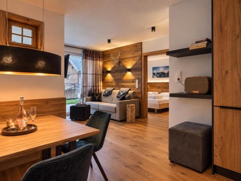 Living room, Photo of the whole room, Seating area, Dining area