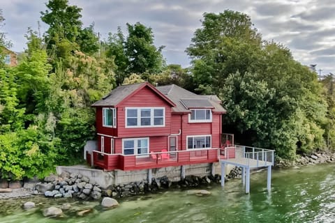 Heron House on the Cove House in Coupeville