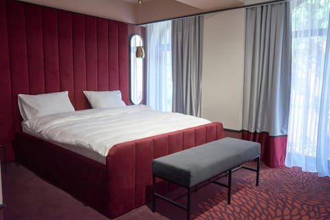 Epoca Central Boutique Apartment in Craiova