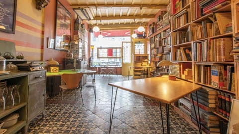 Charming 125 m2 apartment in historic center Middelburg Apartment in Middelburg