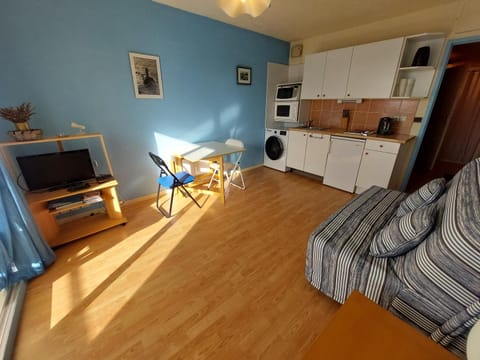 TV and multimedia, Living room, Dining area, washing machine