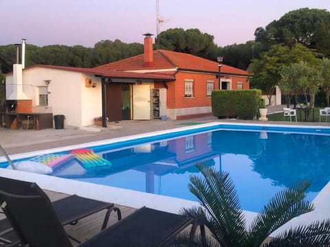 Swimming pool, sunbed