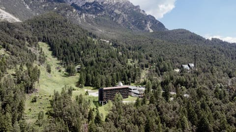 Property building, Day, Natural landscape, Bird's eye view, Summer, Mountain view