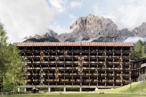 Property building, Day, Natural landscape, Mountain view