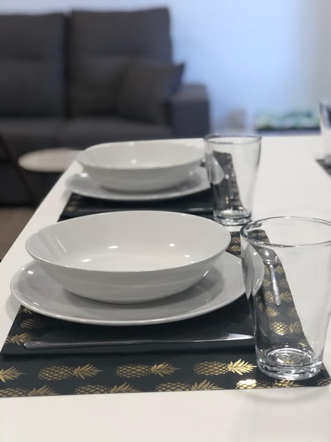 Coffee/tea facilities, Living room, Food and drinks, Dining area, Food, Drinks