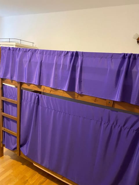 Bedroom, bunk bed