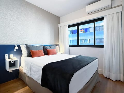 Bed, Photo of the whole room, Bedroom, air conditioner