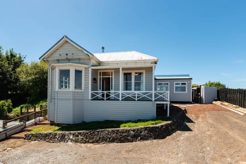 Property building, Day