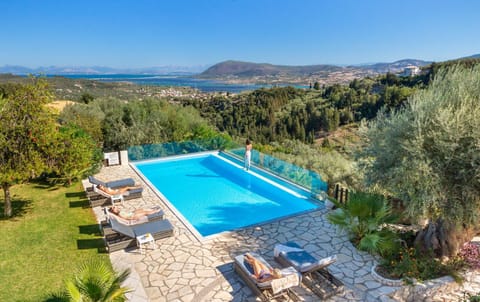 Day, Natural landscape, View (from property/room), Garden view, Mountain view, Pool view, Sea view, Swimming pool, Inner courtyard view, sunbed