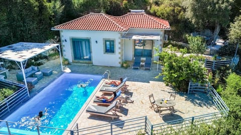 Property building, Patio, Day, Natural landscape, Garden, View (from property/room), Pool view, Swimming pool, sunbed