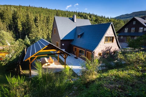 Property building, Day, Natural landscape, Garden view, Mountain view