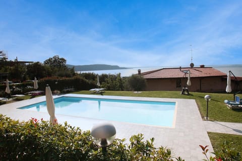 Nearby landmark, Spring, Day, Garden, On site, Garden view, Lake view, Lake view, Sea view, Sea view, Area and facilities, Swimming pool, Breakfast, Time of day, Location, Sunrise, Sunset