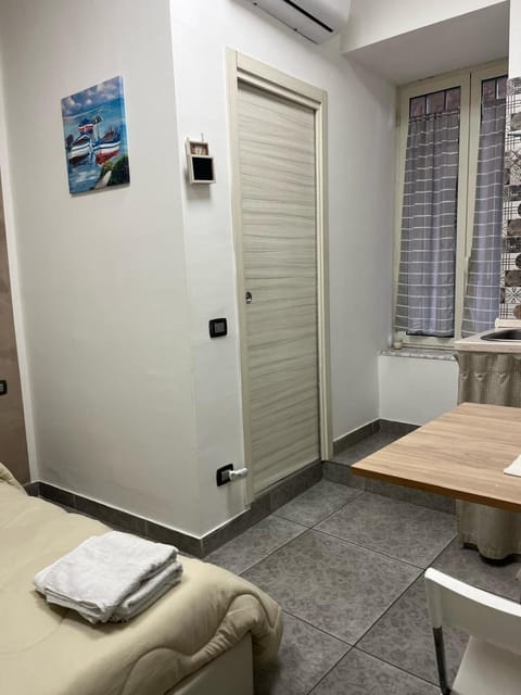 Living room, Dining area, air conditioner