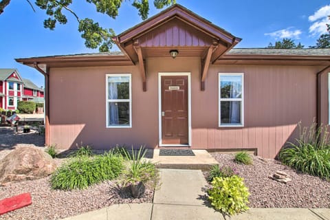 Cozy Ironton Cabin with Shared Pool and Private Patio! Cabin in Ozark Mountains