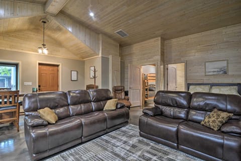 Modern Arcadia Farmhouse on 80 Acres with Fire Pit! House in Michigan