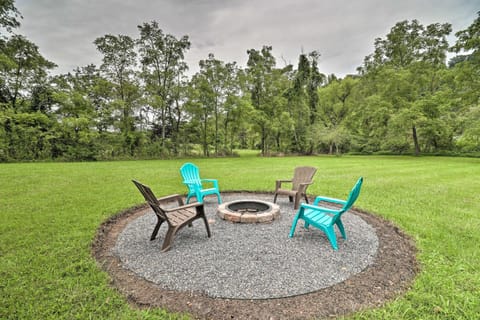 Hendersonville Home with Fire Pit 5 Mi to Downtown! House in Horse Shoe