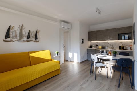 Living room, Seating area, Dining area, pet friendly