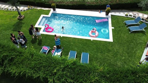 Garden view, Swimming pool, sunbed