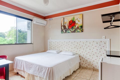 Bed, Photo of the whole room, Bedroom, air conditioner